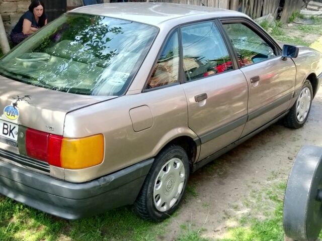 Серый Ауди 80, объемом двигателя 2 л и пробегом 200 тыс. км за 1432 $, фото 3 на Automoto.ua