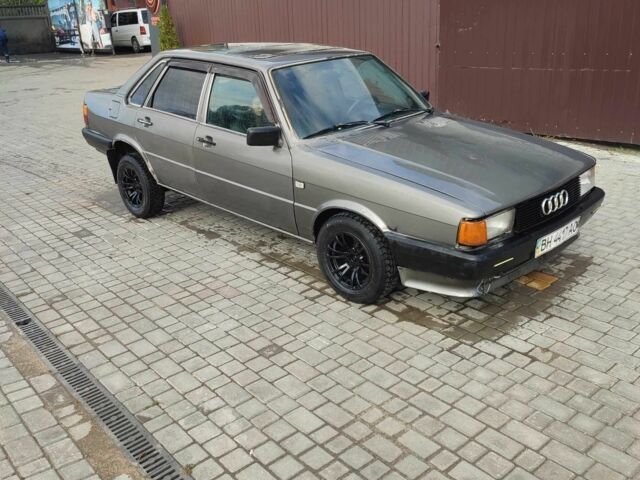 Серый Ауди 80, объемом двигателя 1.8 л и пробегом 2 тыс. км за 950 $, фото 5 на Automoto.ua
