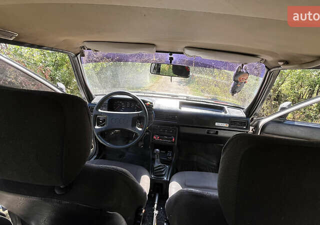 Серый Ауди 80, объемом двигателя 1.6 л и пробегом 361 тыс. км за 650 $, фото 8 на Automoto.ua