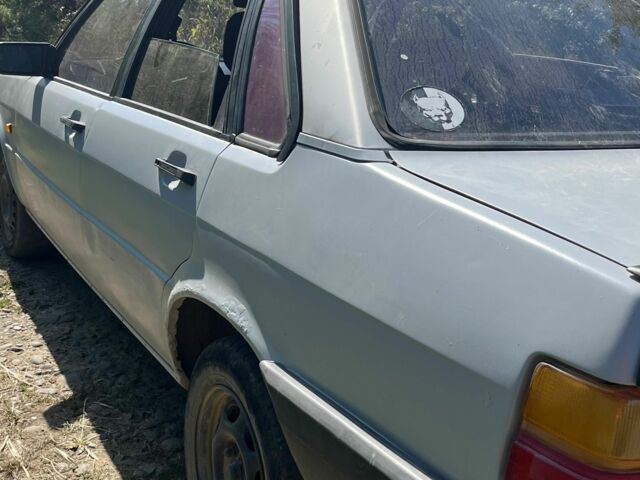 Серый Ауди 80, объемом двигателя 1.6 л и пробегом 380 тыс. км за 500 $, фото 6 на Automoto.ua