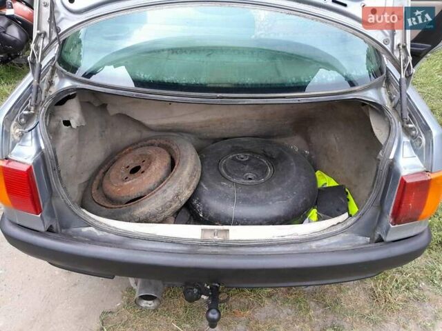 Сірий Ауді 80, об'ємом двигуна 1.8 л та пробігом 391 тис. км за 1950 $, фото 15 на Automoto.ua