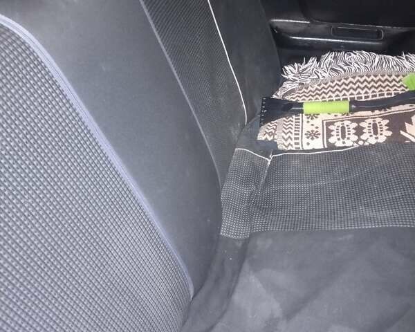 Серый Ауди 80, объемом двигателя 1.8 л и пробегом 420 тыс. км за 1100 $, фото 15 на Automoto.ua