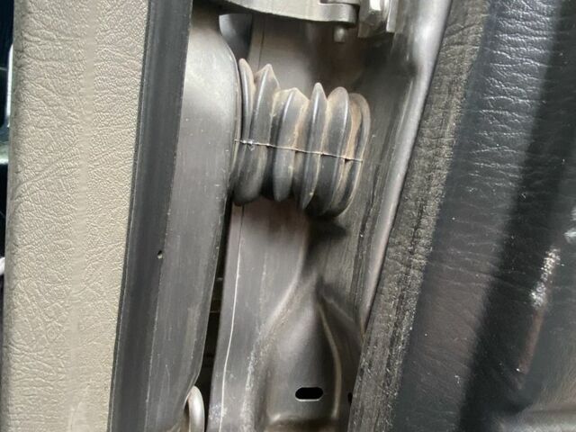 Сірий Ауді 80, об'ємом двигуна 1.8 л та пробігом 268 тис. км за 900 $, фото 9 на Automoto.ua