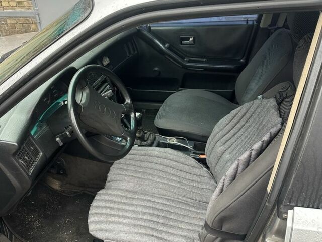 Серый Ауди 80, объемом двигателя 1.8 л и пробегом 280 тыс. км за 2000 $, фото 4 на Automoto.ua