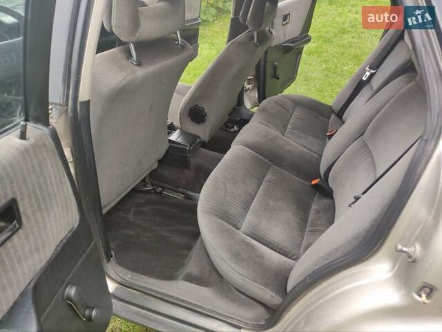 Серый Ауди 80, объемом двигателя 1.8 л и пробегом 309 тыс. км за 2000 $, фото 9 на Automoto.ua