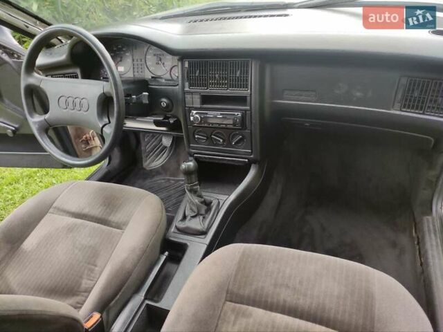 Серый Ауди 80, объемом двигателя 1.8 л и пробегом 309 тыс. км за 2000 $, фото 6 на Automoto.ua
