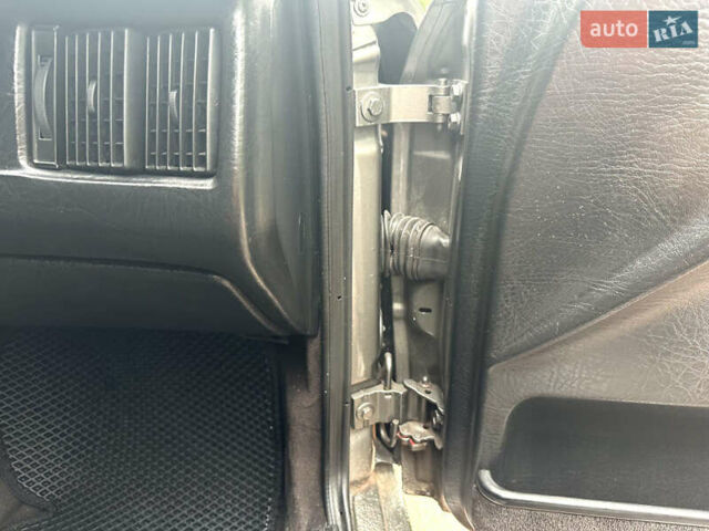 Серый Ауди 80, объемом двигателя 1.8 л и пробегом 200 тыс. км за 3200 $, фото 16 на Automoto.ua