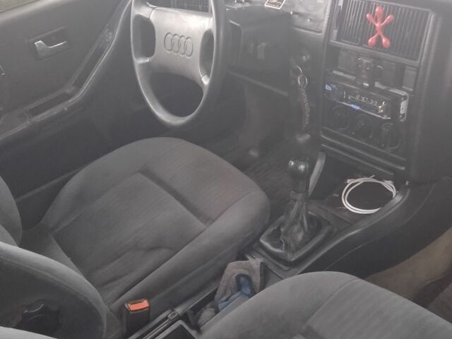 Ауди 80 1987 в Новоукраинке на Automoto.ua Серый Ауди 80, объемом двигателя 1.8 л и пробегом 300 тыс. км за 1188 $, фото 1 на Automoto.ua