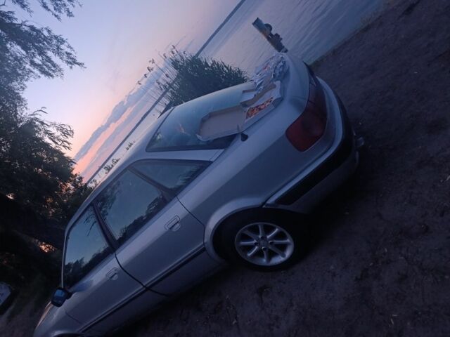 Серый Ауди 80, объемом двигателя 1.8 л и пробегом 300 тыс. км за 2200 $, фото 7 на Automoto.ua