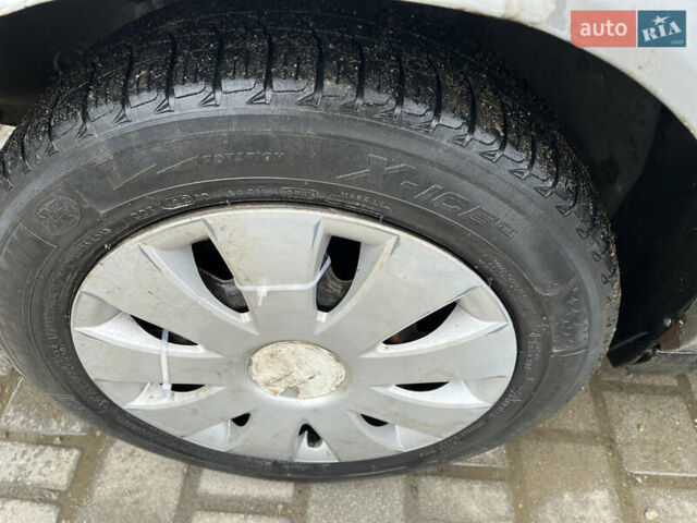 Серый Ауди 80, объемом двигателя 1.78 л и пробегом 301 тыс. км за 999 $, фото 2 на Automoto.ua