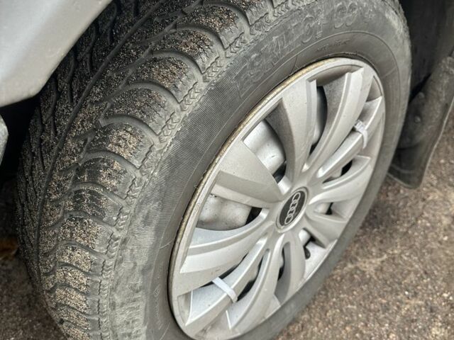 Серый Ауди 80, объемом двигателя 1.8 л и пробегом 280 тыс. км за 2000 $, фото 6 на Automoto.ua