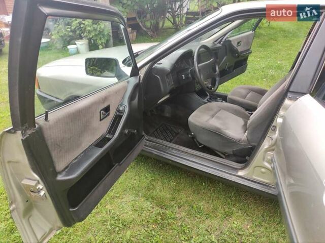 Серый Ауди 80, объемом двигателя 1.8 л и пробегом 309 тыс. км за 2000 $, фото 7 на Automoto.ua