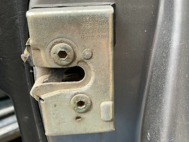 Сірий Ауді 80, об'ємом двигуна 1.8 л та пробігом 268 тис. км за 900 $, фото 8 на Automoto.ua