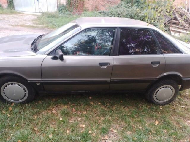 Серый Ауди 80, объемом двигателя 1.8 л и пробегом 200 тыс. км за 1600 $, фото 7 на Automoto.ua