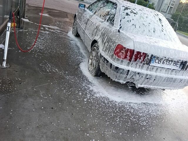 Серый Ауди 80, объемом двигателя 1.8 л и пробегом 300 тыс. км за 2200 $, фото 4 на Automoto.ua