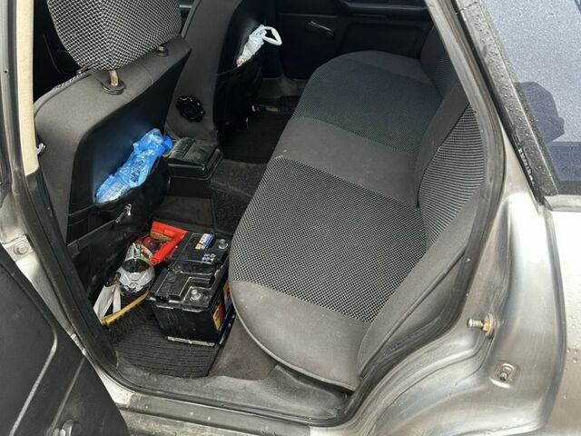 Серый Ауди 80, объемом двигателя 1.8 л и пробегом 280 тыс. км за 2000 $, фото 7 на Automoto.ua