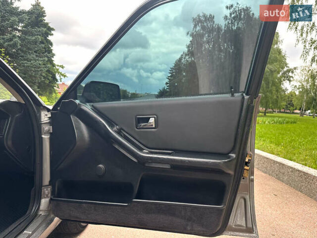 Серый Ауди 80, объемом двигателя 1.8 л и пробегом 200 тыс. км за 3200 $, фото 15 на Automoto.ua