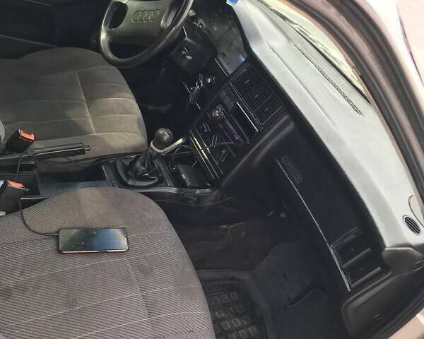 Серый Ауди 80, объемом двигателя 1.8 л и пробегом 348 тыс. км за 1600 $, фото 8 на Automoto.ua