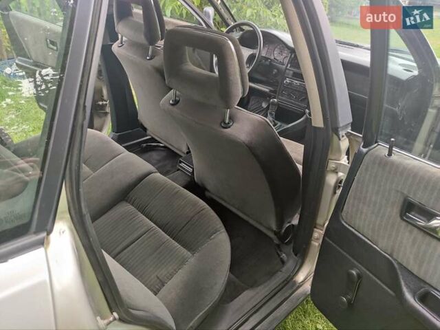 Серый Ауди 80, объемом двигателя 1.8 л и пробегом 309 тыс. км за 2000 $, фото 8 на Automoto.ua