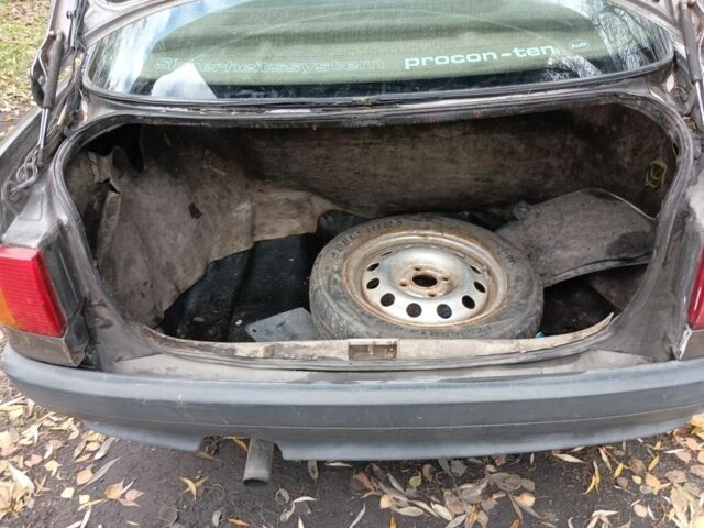 Серый Ауди 80, объемом двигателя 1.8 л и пробегом 99 тыс. км за 476 $, фото 16 на Automoto.ua