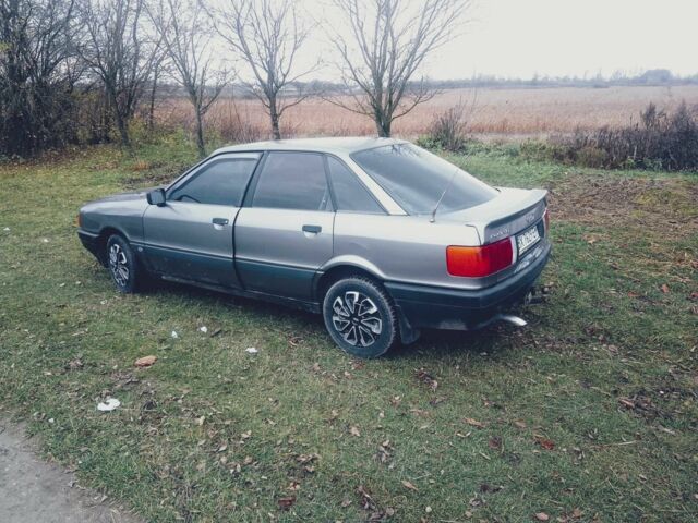 Серый Ауди 80, объемом двигателя 1.8 л и пробегом 300 тыс. км за 1500 $, фото 3 на Automoto.ua