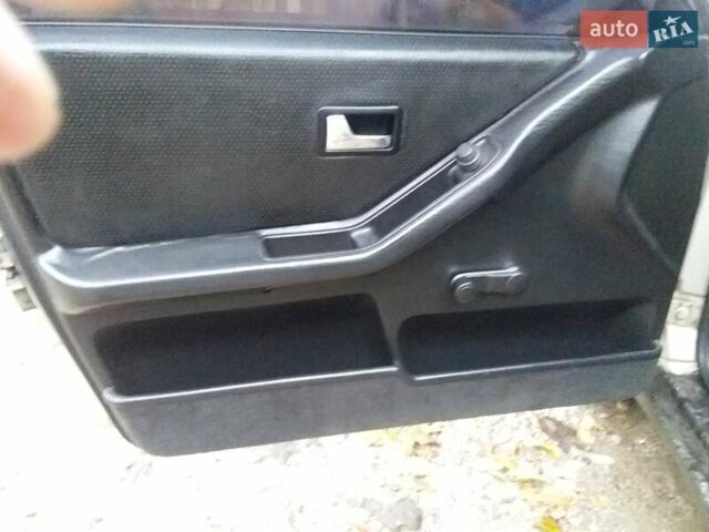 Серый Ауди 80, объемом двигателя 1.8 л и пробегом 250 тыс. км за 1300 $, фото 2 на Automoto.ua
