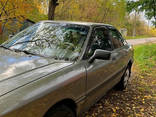 Серый Ауди 80, объемом двигателя 1.8 л и пробегом 390 тыс. км за 2150 $, фото 7 на Automoto.ua