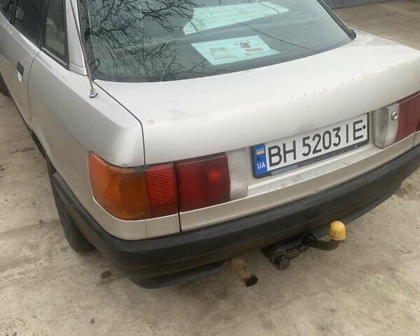 Серый Ауди 80, объемом двигателя 1.8 л и пробегом 400 тыс. км за 1500 $, фото 4 на Automoto.ua