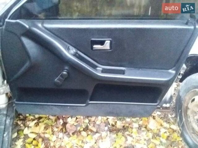 Серый Ауди 80, объемом двигателя 1.8 л и пробегом 250 тыс. км за 1300 $, фото 9 на Automoto.ua