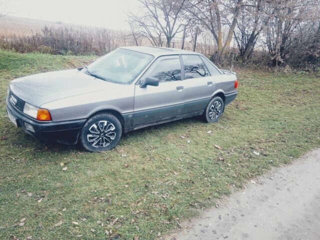 Серый Ауди 80, объемом двигателя 1.8 л и пробегом 300 тыс. км за 1500 $, фото 4 на Automoto.ua