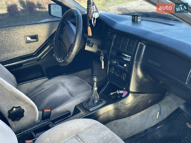 Серый Ауди 80, объемом двигателя 1.8 л и пробегом 285 тыс. км за 1390 $, фото 15 на Automoto.ua