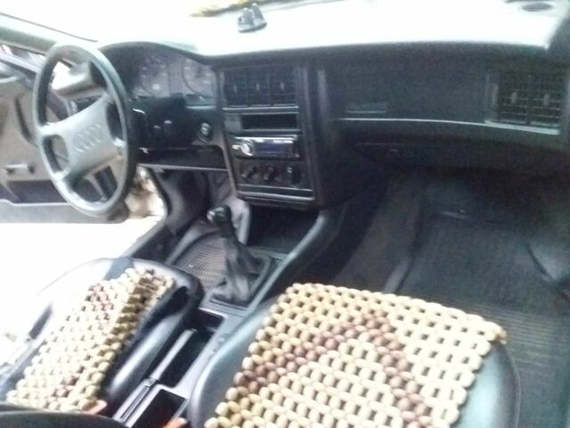 Сірий Ауді 80, об'ємом двигуна 1.8 л та пробігом 250 тис. км за 1300 $, фото 9 на Automoto.ua