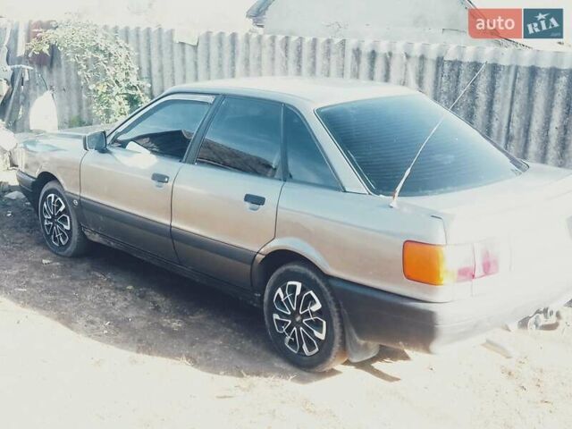 Серый Ауди 80, объемом двигателя 1.8 л и пробегом 300 тыс. км за 1500 $, фото 4 на Automoto.ua