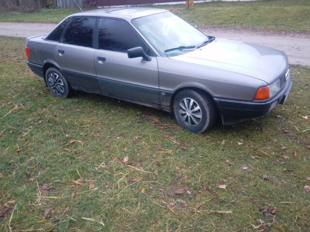 Серый Ауди 80, объемом двигателя 1.8 л и пробегом 300 тыс. км за 1500 $, фото 1 на Automoto.ua