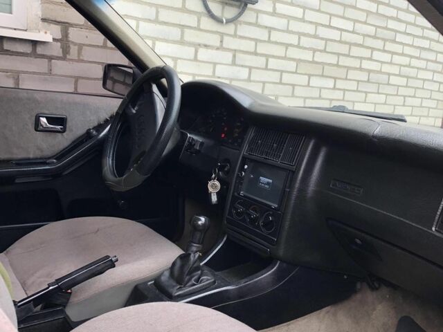 Сірий Ауді 80, об'ємом двигуна 1.8 л та пробігом 332 тис. км за 1500 $, фото 7 на Automoto.ua