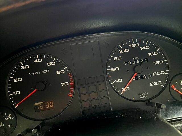 Серый Ауди 80, объемом двигателя 1.8 л и пробегом 390 тыс. км за 2150 $, фото 3 на Automoto.ua