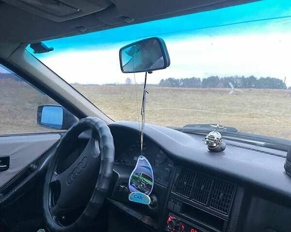 Серый Ауди 80, объемом двигателя 1.8 л и пробегом 300 тыс. км за 2200 $, фото 1 на Automoto.ua