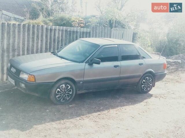 Серый Ауди 80, объемом двигателя 1.8 л и пробегом 300 тыс. км за 1500 $, фото 5 на Automoto.ua
