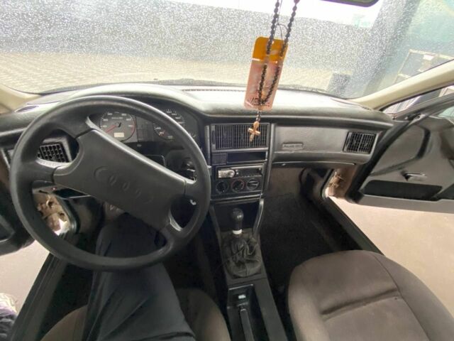 Сірий Ауді 80, об'ємом двигуна 1.8 л та пробігом 250 тис. км за 1300 $, фото 3 на Automoto.ua