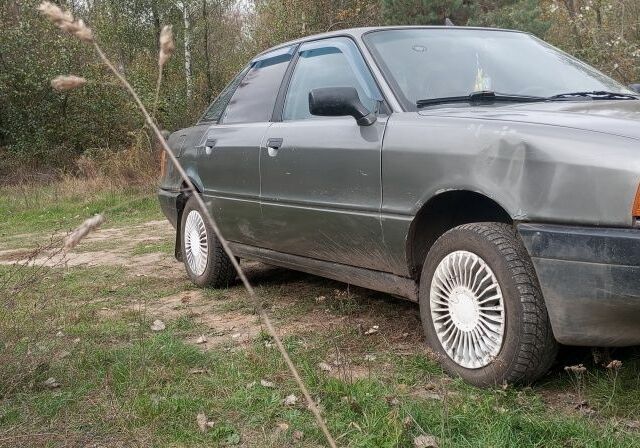 Серый Ауди 80, объемом двигателя 1.6 л и пробегом 1 тыс. км за 1325 $, фото 4 на Automoto.ua