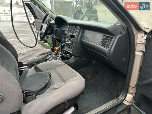 Серый Ауди 80, объемом двигателя 1.78 л и пробегом 130 тыс. км за 3800 $, фото 4 на Automoto.ua