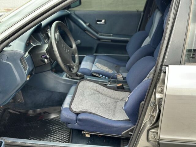 Серый Ауди 80, объемом двигателя 1.8 л и пробегом 100 тыс. км за 1850 $, фото 6 на Automoto.ua