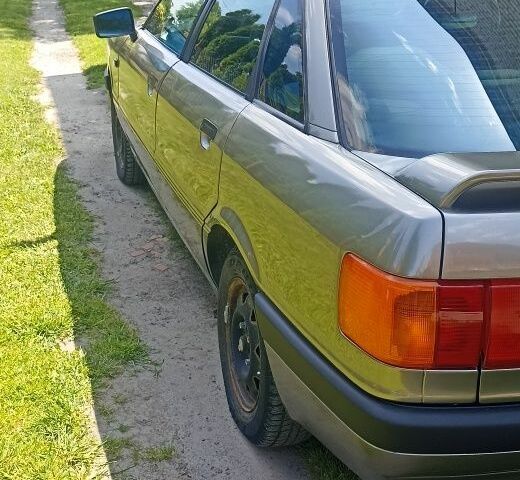 Сірий Ауді 80, об'ємом двигуна 1.8 л та пробігом 266 тис. км за 1400 $, фото 4 на Automoto.ua
