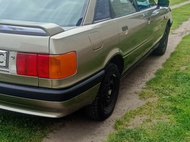 Сірий Ауді 80, об'ємом двигуна 1.8 л та пробігом 266 тис. км за 1400 $, фото 19 на Automoto.ua