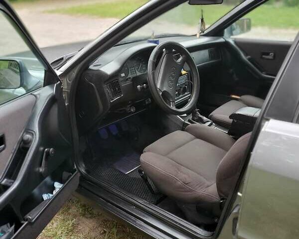 Сірий Ауді 80, об'ємом двигуна 1.78 л та пробігом 380 тис. км за 2500 $, фото 4 на Automoto.ua