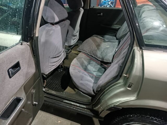 Серый Ауди 80, объемом двигателя 1.6 л и пробегом 250 тыс. км за 1350 $, фото 6 на Automoto.ua