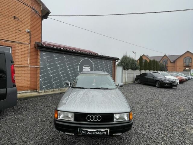 Серый Ауди 80, объемом двигателя 1.8 л и пробегом 300 тыс. км за 2300 $, фото 1 на Automoto.ua