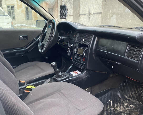 Серый Ауди 80, объемом двигателя 1.78 л и пробегом 371 тыс. км за 1020 $, фото 4 на Automoto.ua