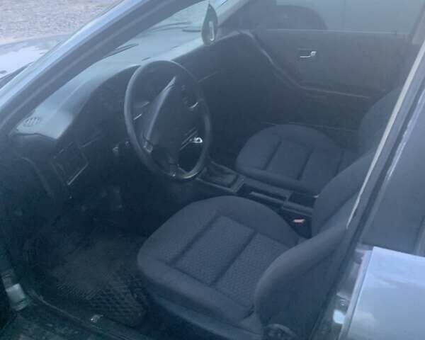 Серый Ауди 80, объемом двигателя 2 л и пробегом 298 тыс. км за 1750 $, фото 9 на Automoto.ua