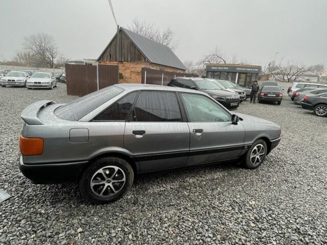 Серый Ауди 80, объемом двигателя 1.8 л и пробегом 300 тыс. км за 2300 $, фото 3 на Automoto.ua